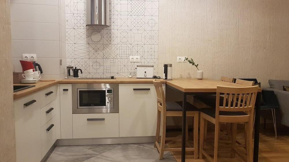 Lviv Wall Street Apt Eksteriør bilde